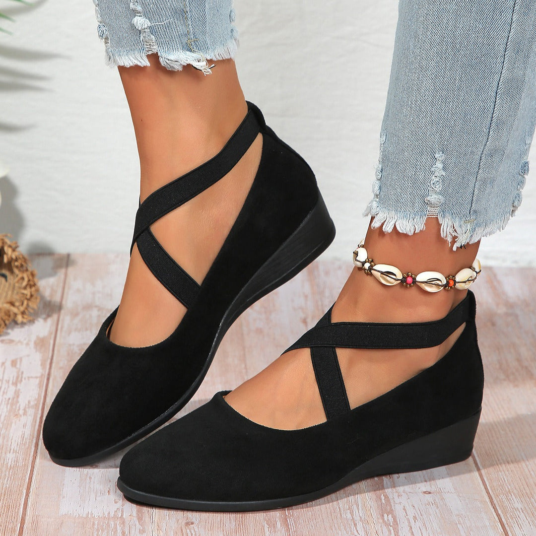 Elodia - Closed-Toe Wedge Flats