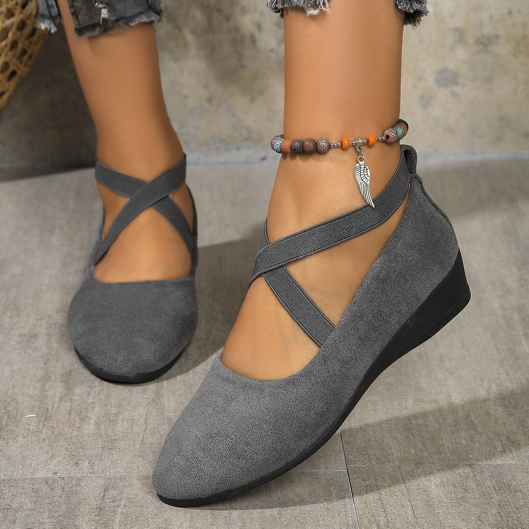 Elodia - Closed-Toe Wedge Flats
